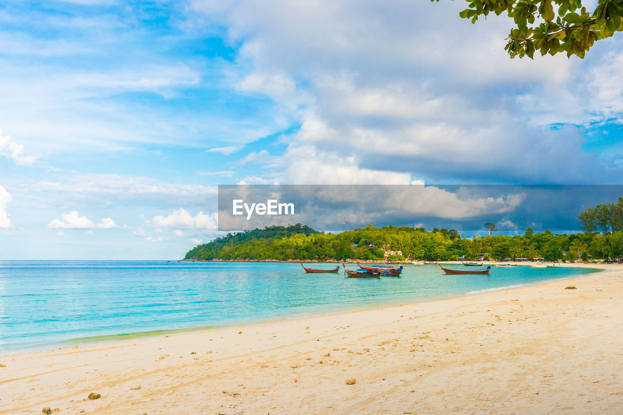 PANORAMIC SHOT OF SEA AGAINST SKY