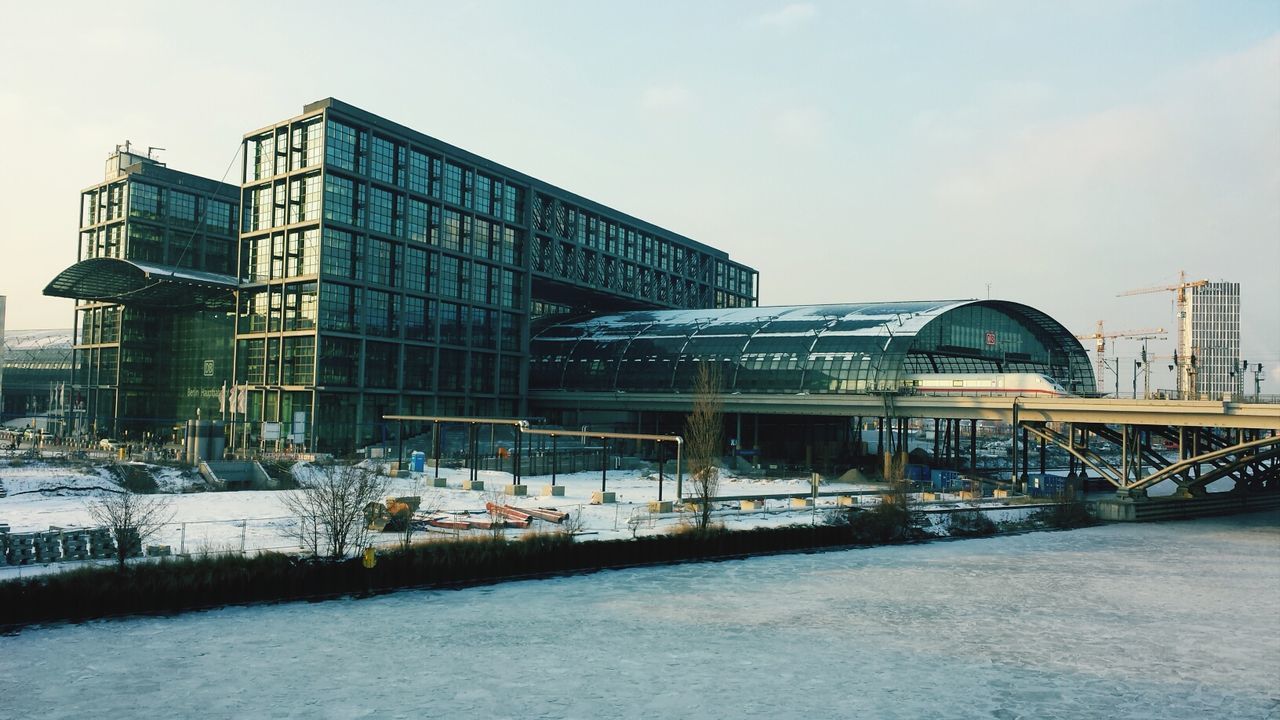 Exterior of berlin hauptbahnhof in winter