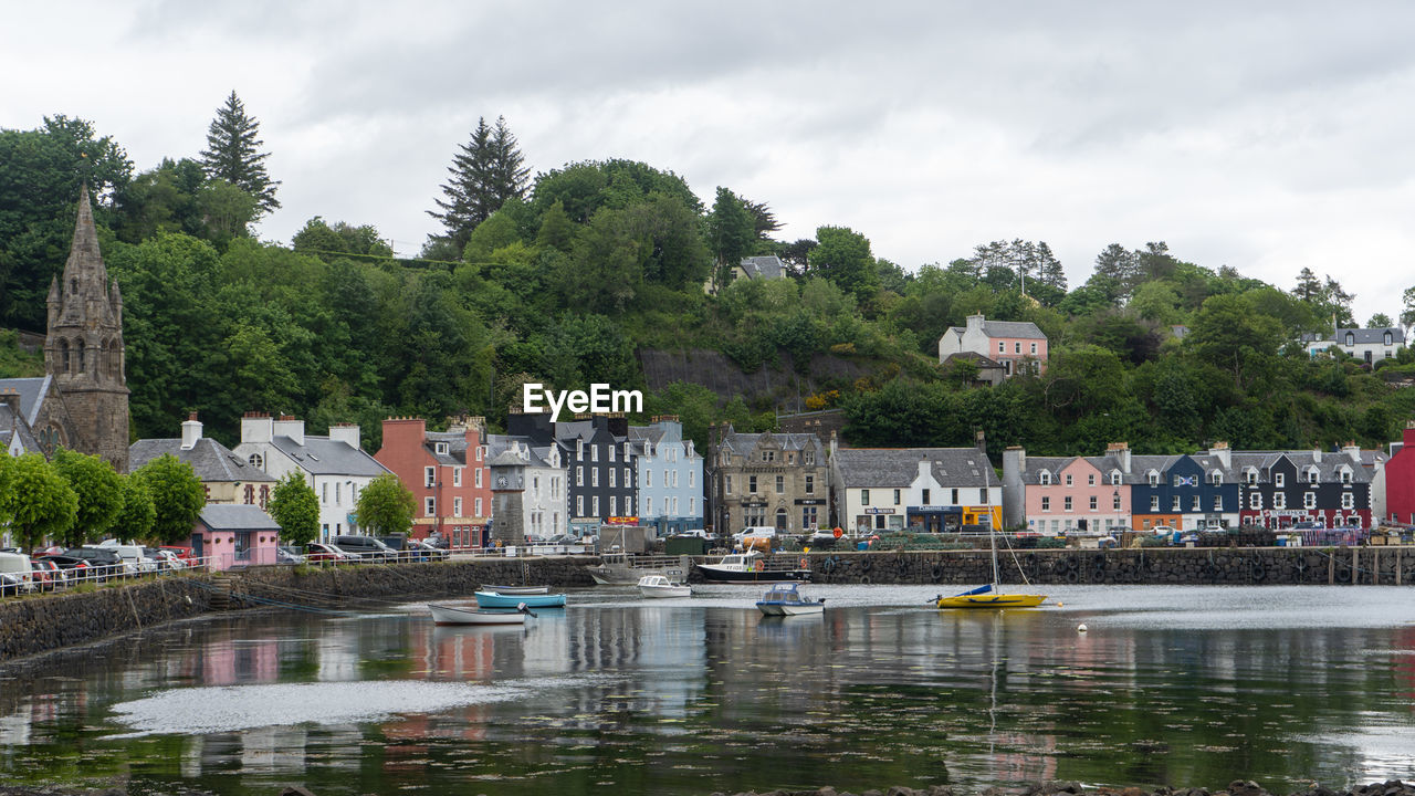 The town of tobermory, scotland, outside of oban. small houses in a row