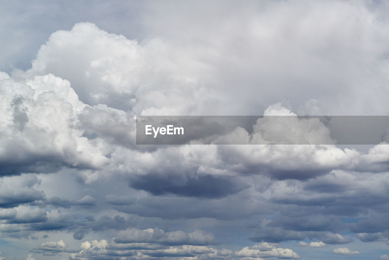 LOW ANGLE VIEW OF CLOUDY SKY