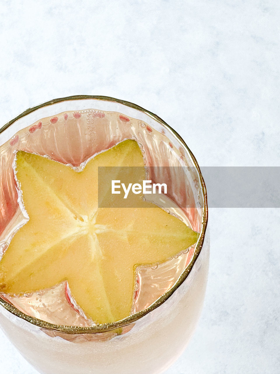 fruit, food and drink, food, citrus fruit, produce, healthy eating, citrus, slice, plant, refreshment, wellbeing, freshness, drink, lemon, no people, glass, studio shot, cold temperature, drinking glass, grapefruit, high angle view, summer, cross section, indoors, frozen
