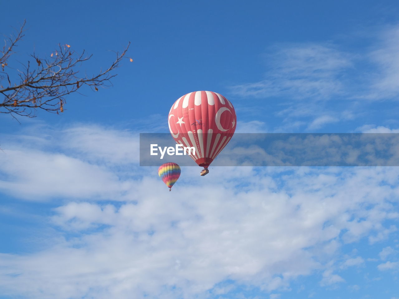 LOW ANGLE VIEW OF HOT AIR BALLOONS AGAINST SKY