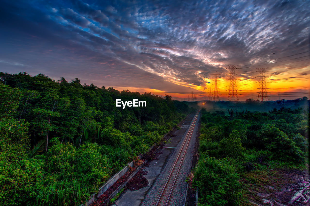PANORAMIC VIEW OF LANDSCAPE AGAINST SKY