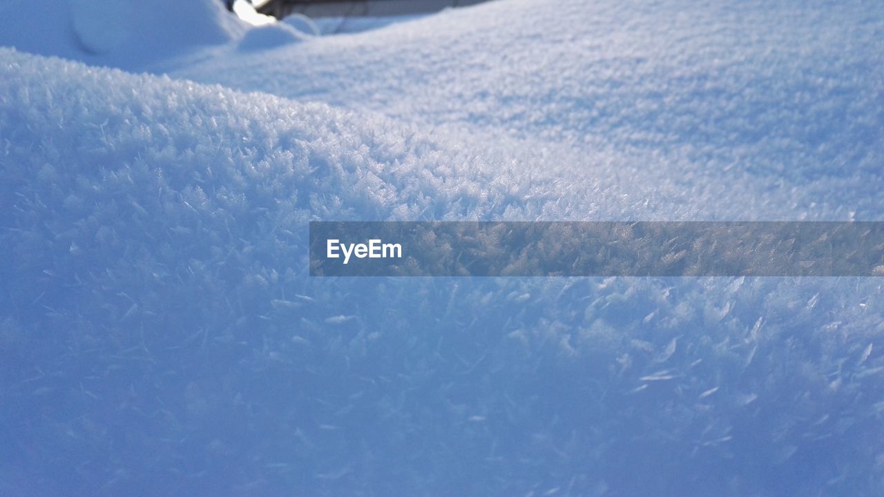 FULL FRAME SHOT OF SNOW