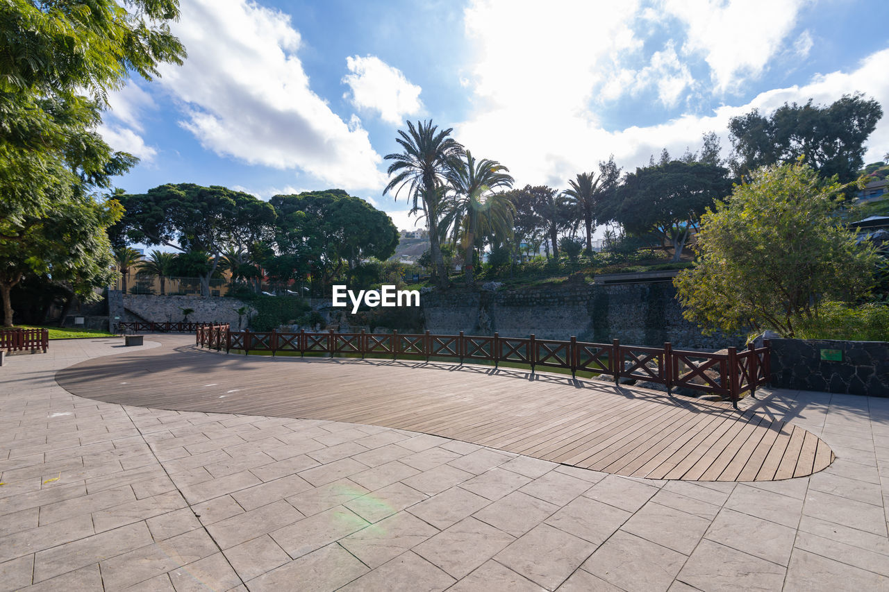 VIEW OF SWIMMING POOL IN PARK