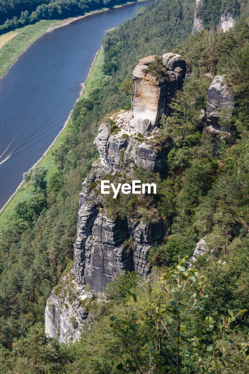 VIEW OF ROCK FORMATIONS ON MOUNTAIN