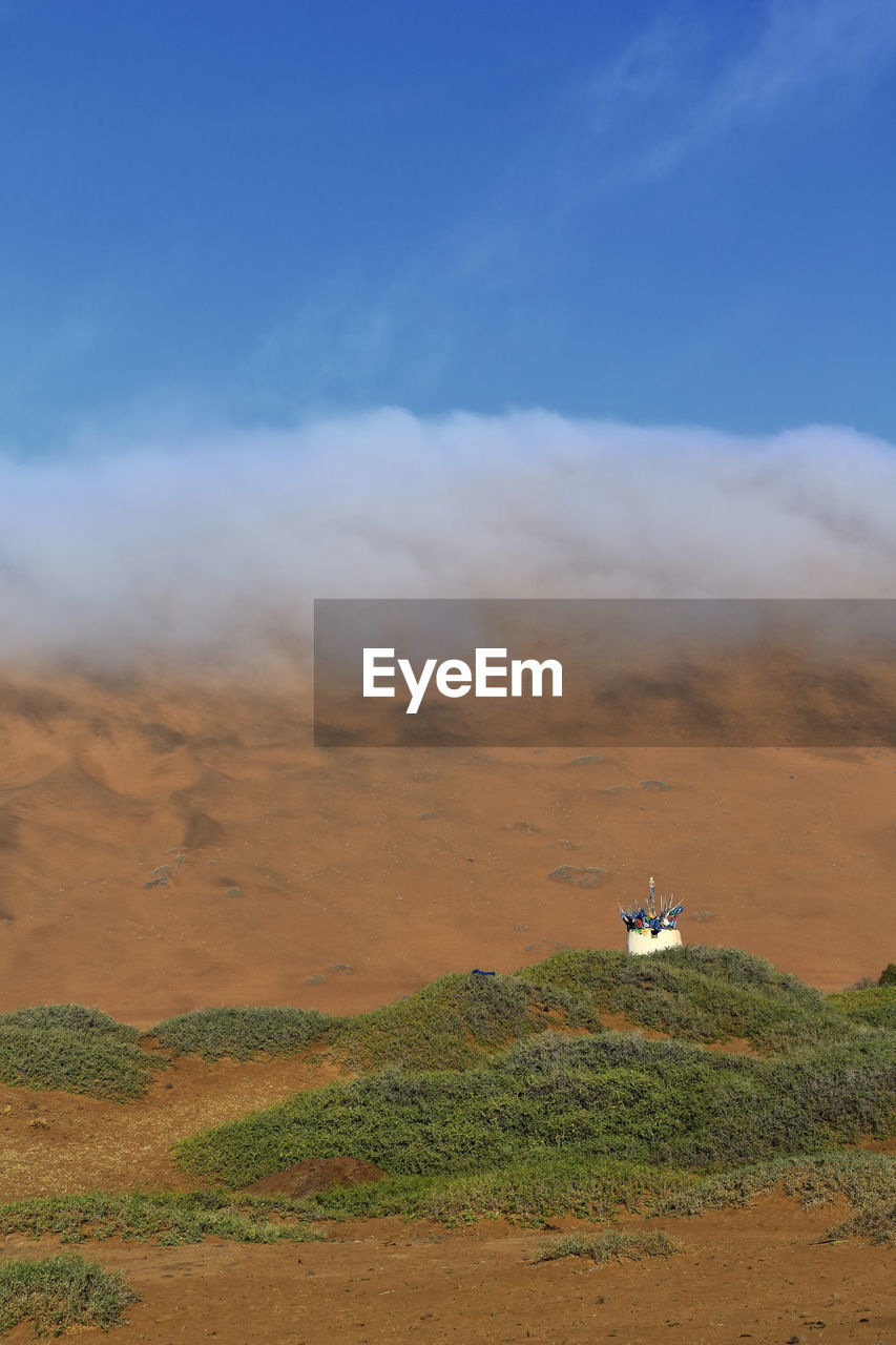 1129 megadune to the w.of sumu jaran lake-clouds rolling over the dune. badain jaran desert-china.