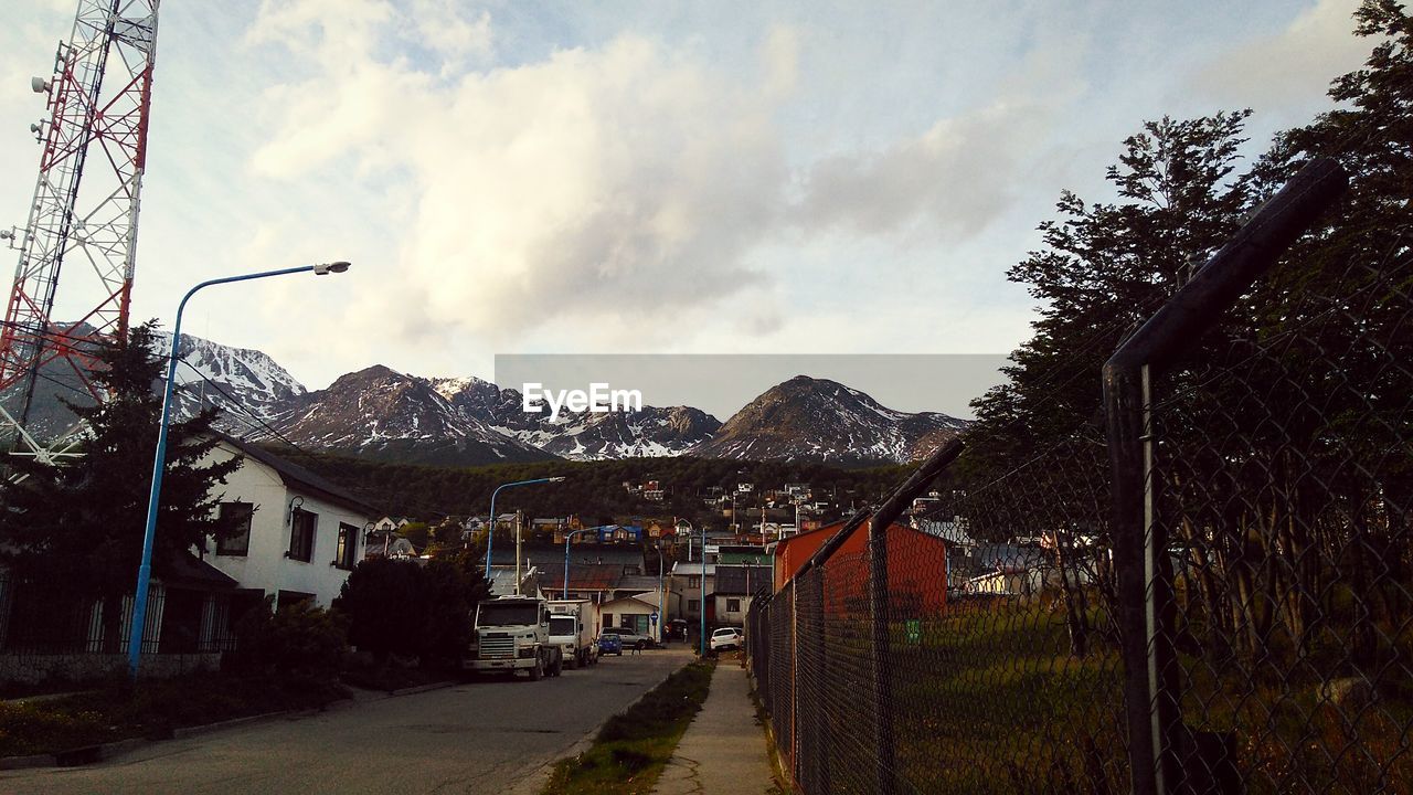 PANORAMIC SHOT OF MOUNTAINS AGAINST SKY