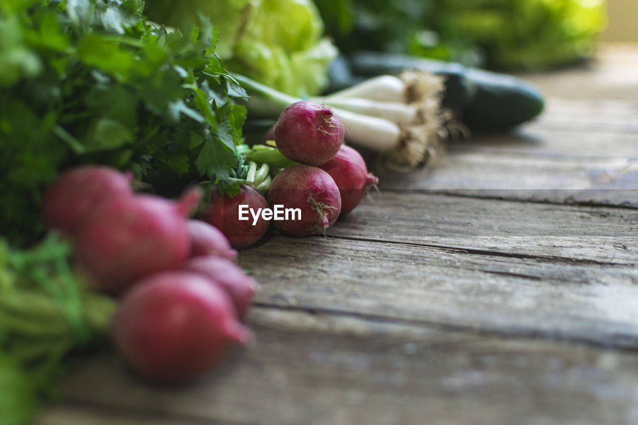 CLOSE-UP OF STRAWBERRIES