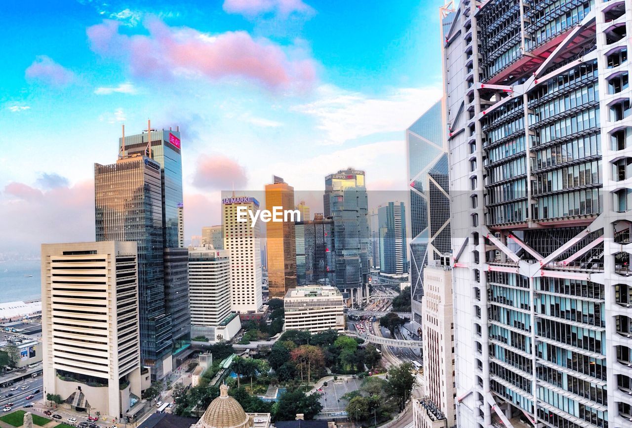 VIEW OF CITYSCAPE AGAINST SKY