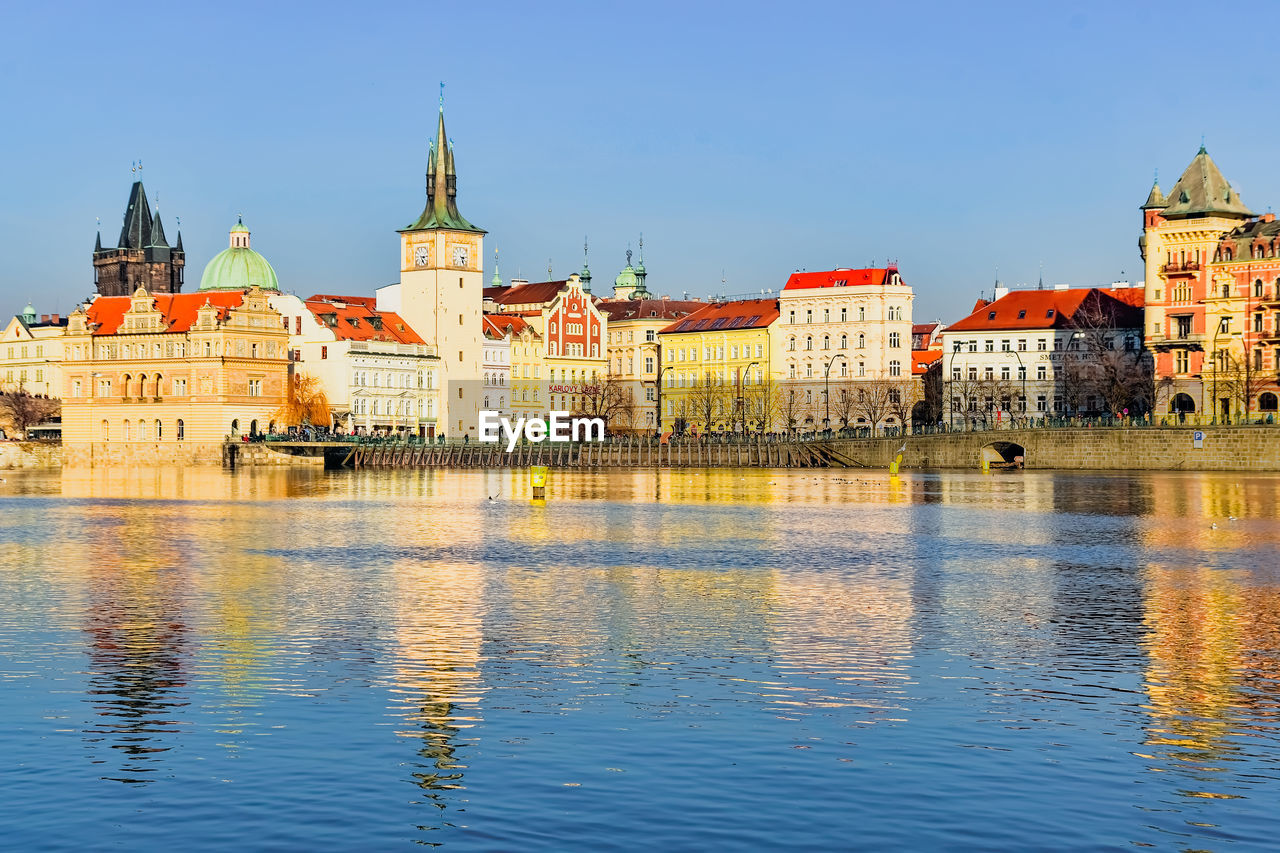 VIEW OF BUILDINGS IN CITY