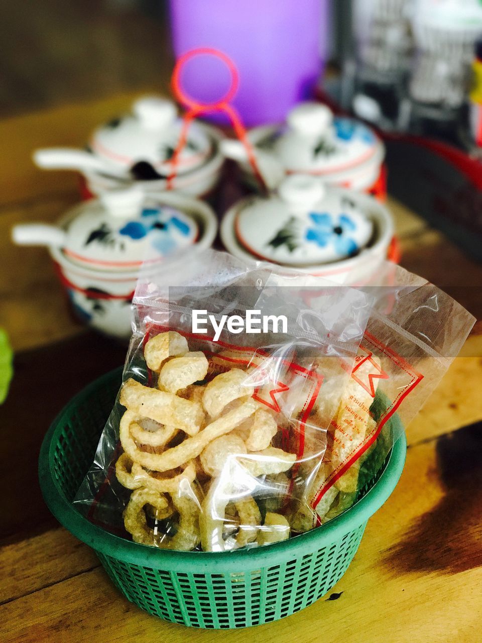 CLOSE-UP OF WICKER BASKET