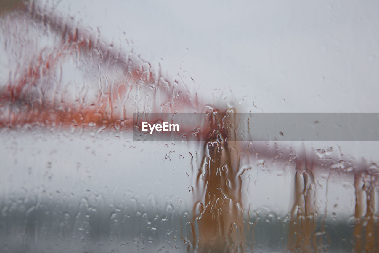 RAINDROPS ON WINDOW