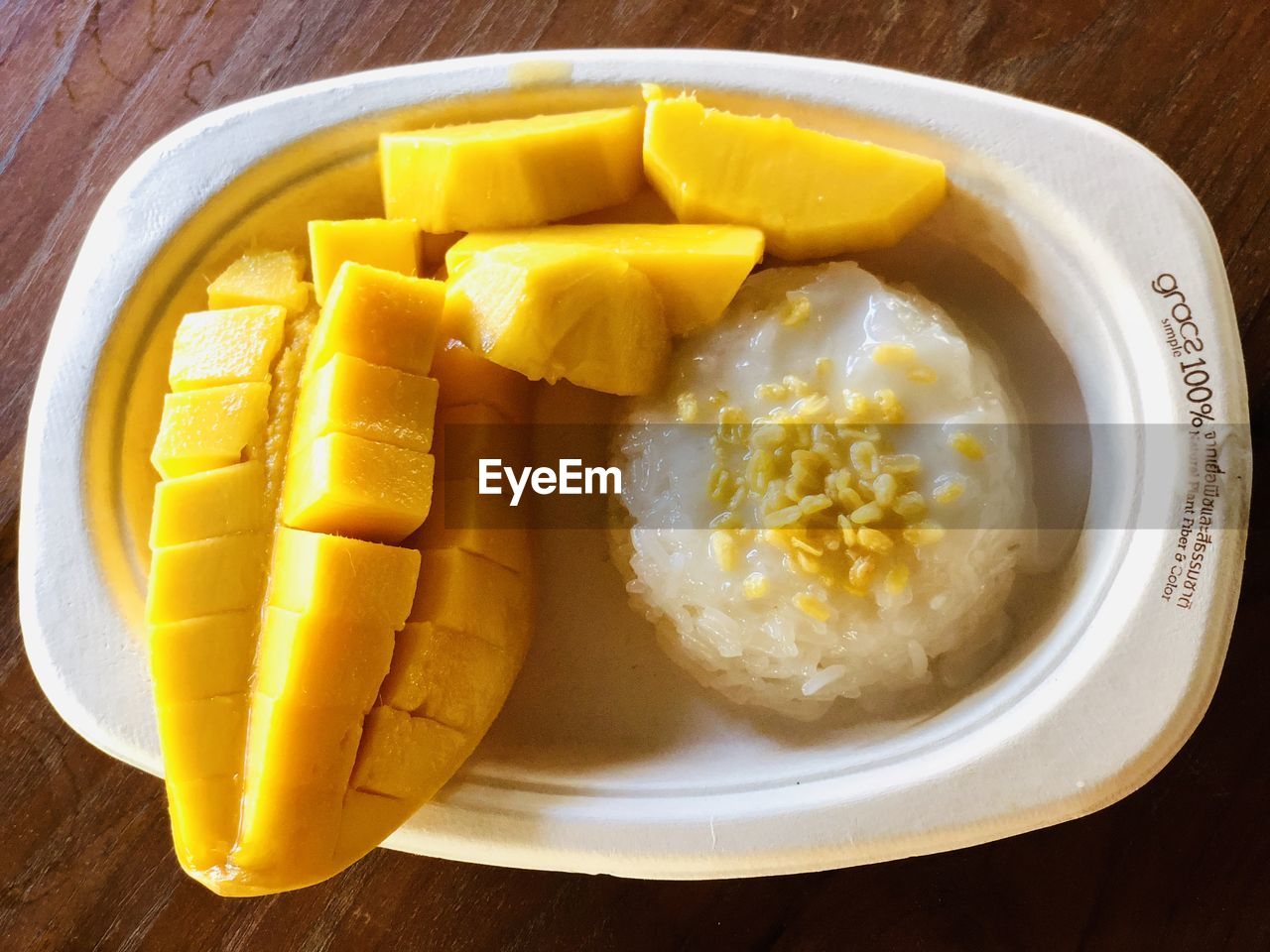 HIGH ANGLE VIEW OF FRESH BREAKFAST IN PLATE