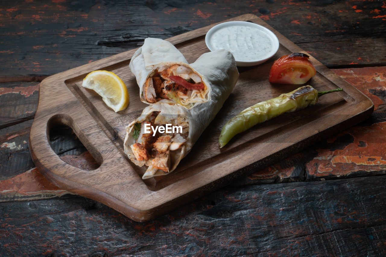 HIGH ANGLE VIEW OF SEAFOOD ON TABLE