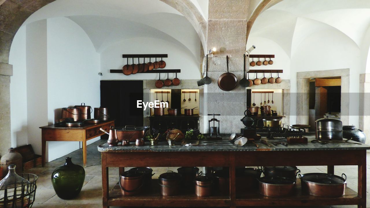 VIEW OF EMPTY KITCHEN