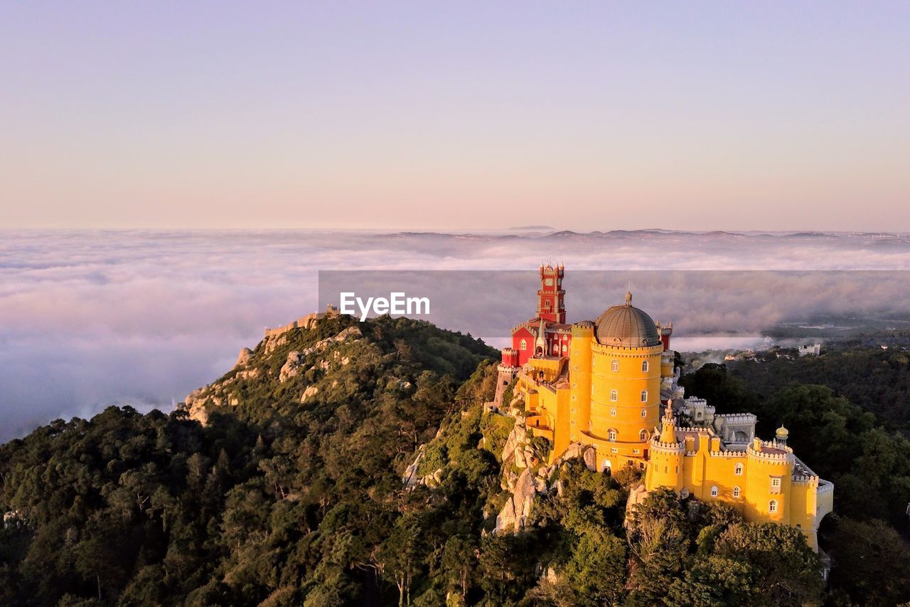 PANORAMIC VIEW OF BUILDING AGAINST SKY