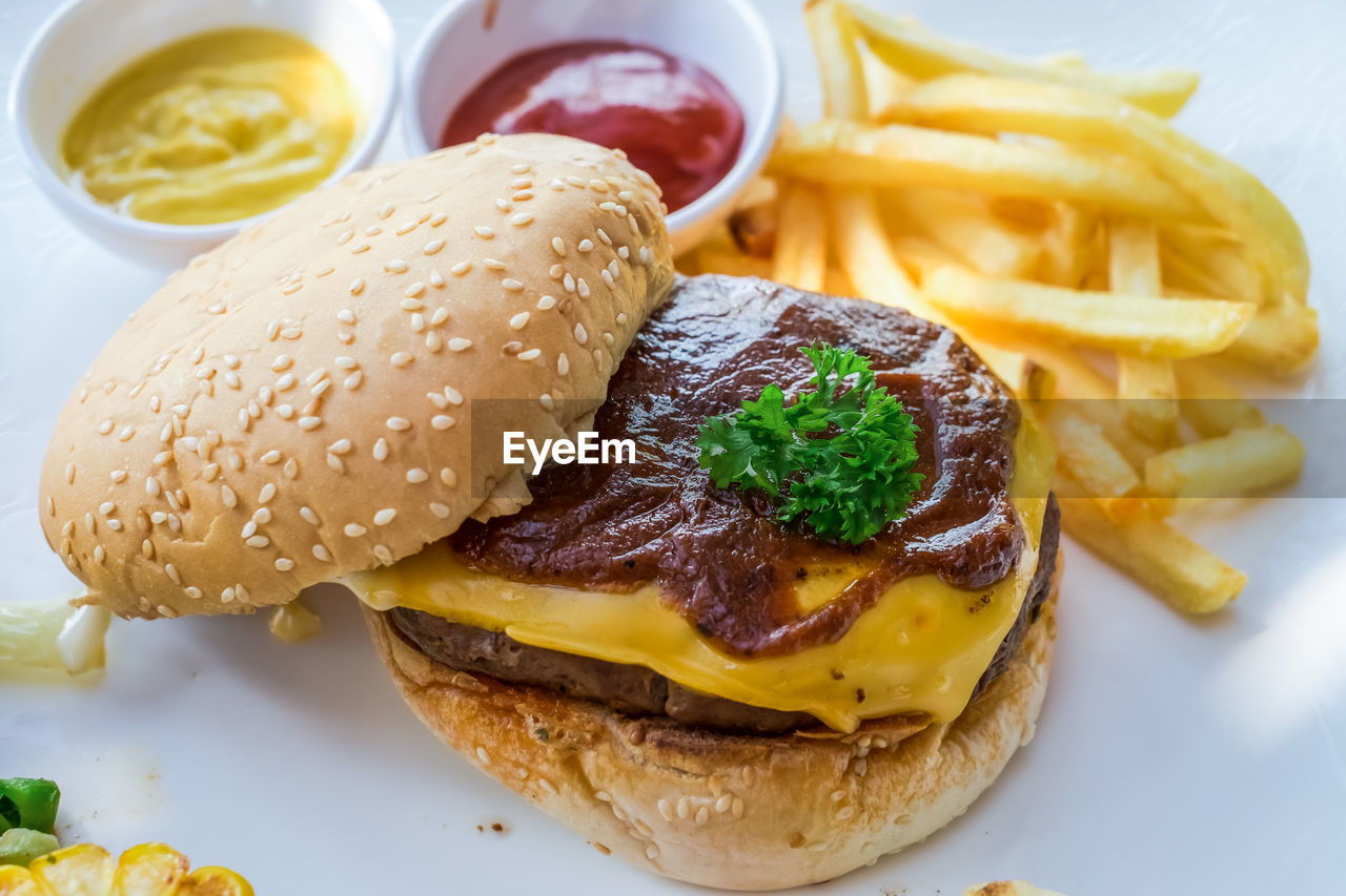 CLOSE-UP OF BREAKFAST SERVED ON PLATE