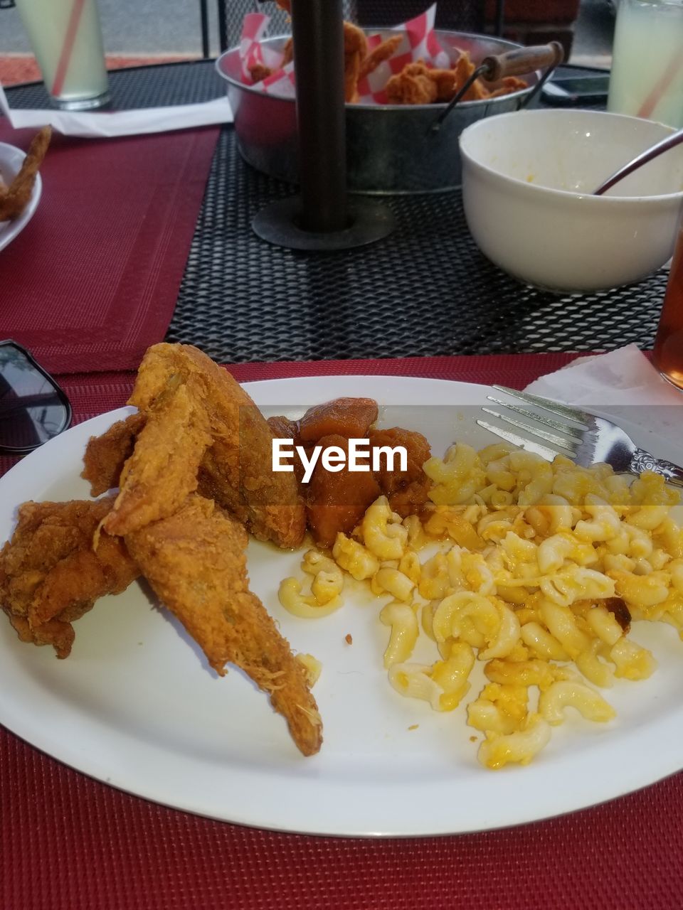 HIGH ANGLE VIEW OF BREAKFAST SERVED IN PLATE