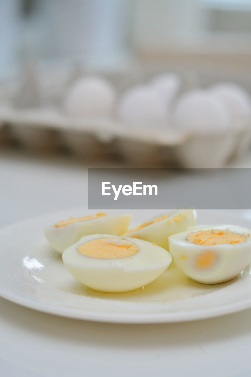 food and drink, food, egg, plate, freshness, breakfast, healthy eating, indoors, wellbeing, no people, meal, focus on foreground, produce, close-up, dish, egg yolk