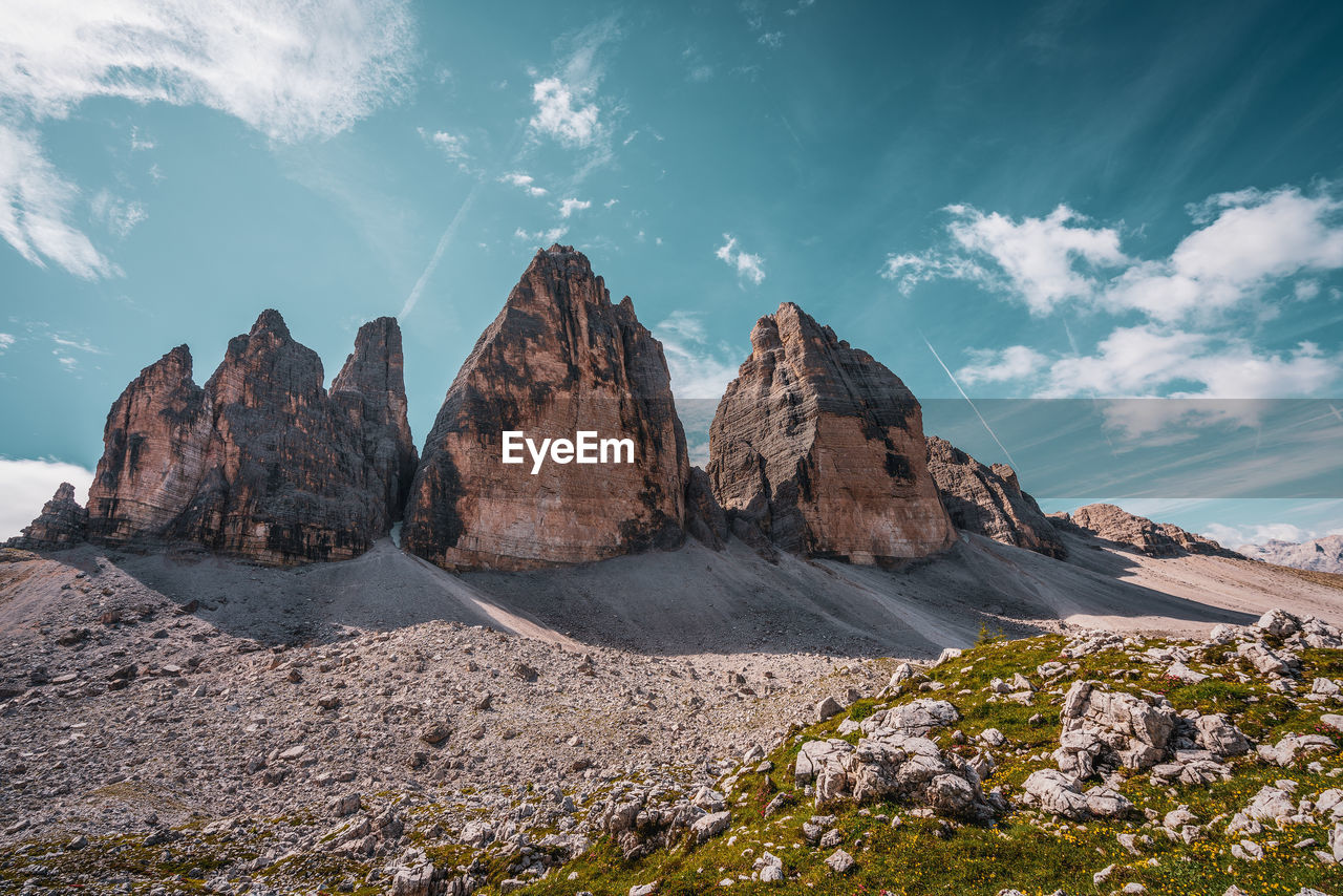 Panoramic view of the sexten dolomites in italy. view of the three peaks.