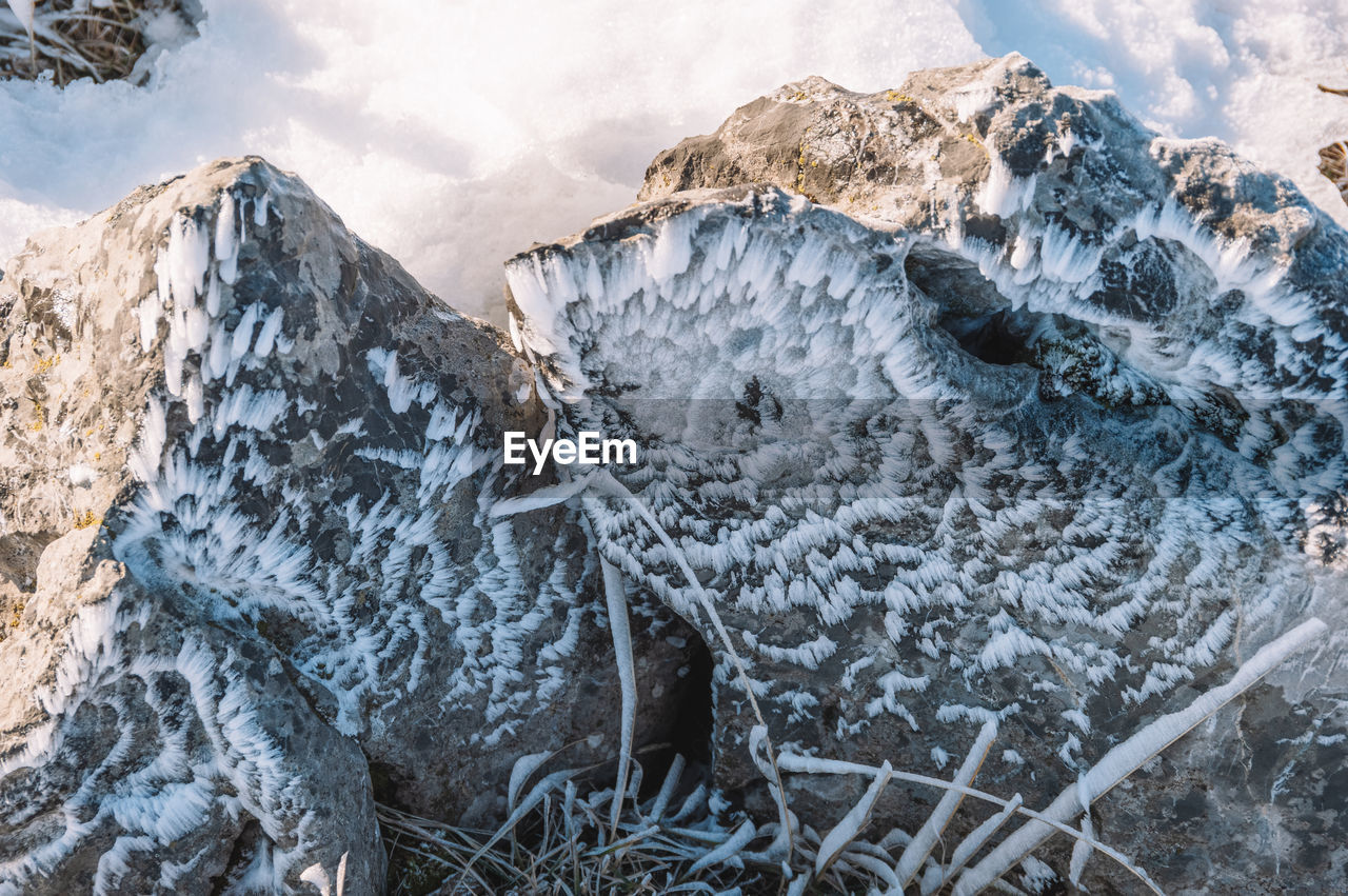 Ice crystals made from wind