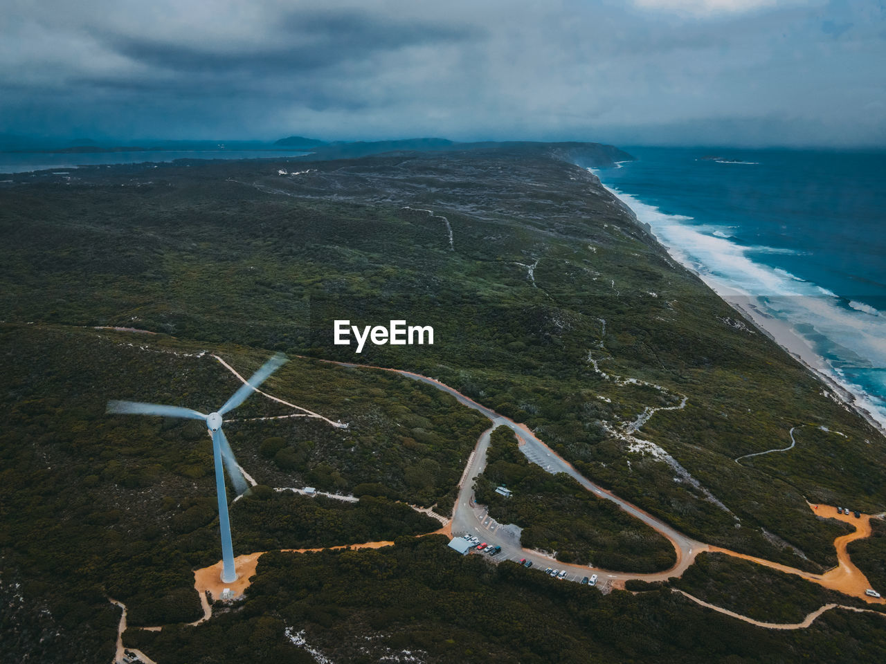 HIGH ANGLE VIEW OF SEA AGAINST SKY