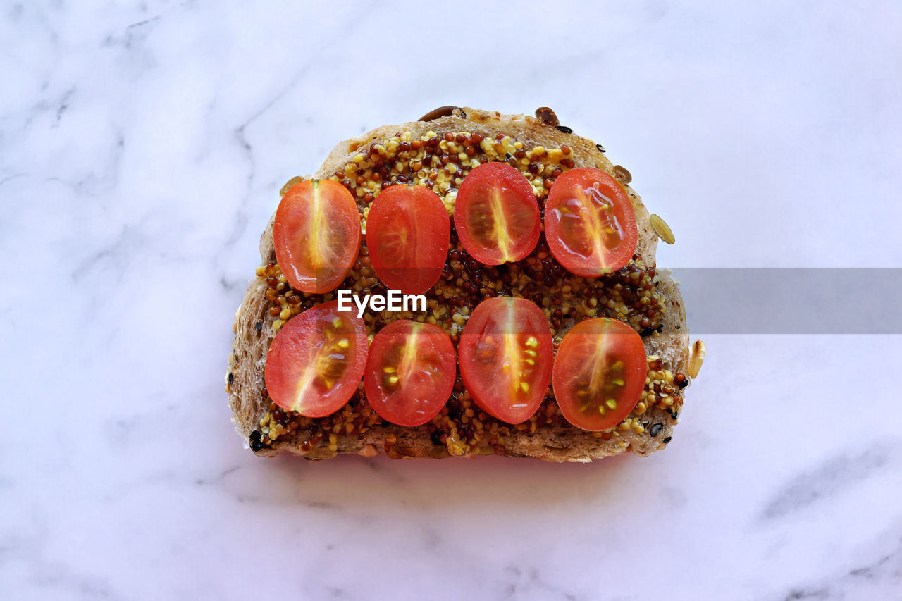 HIGH ANGLE VIEW OF DESSERT IN CONTAINER