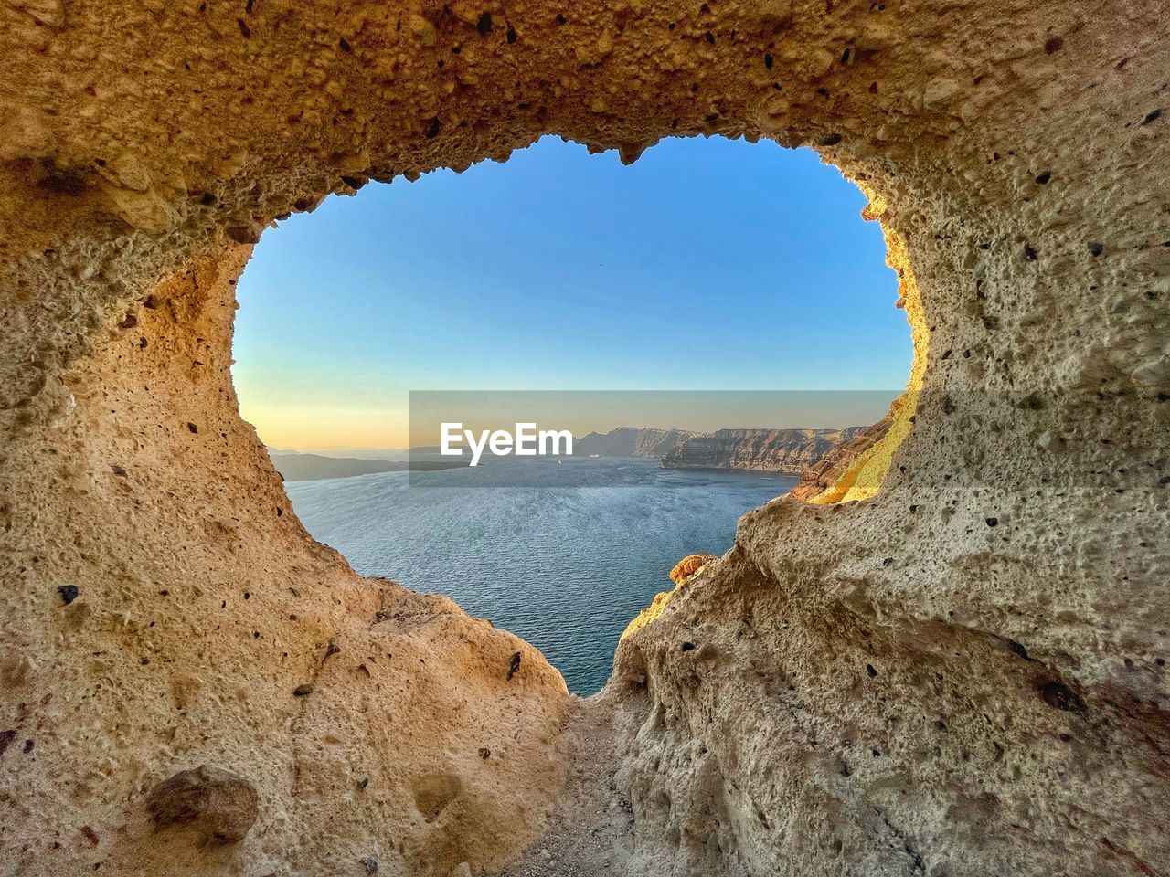 Heart in the rock 