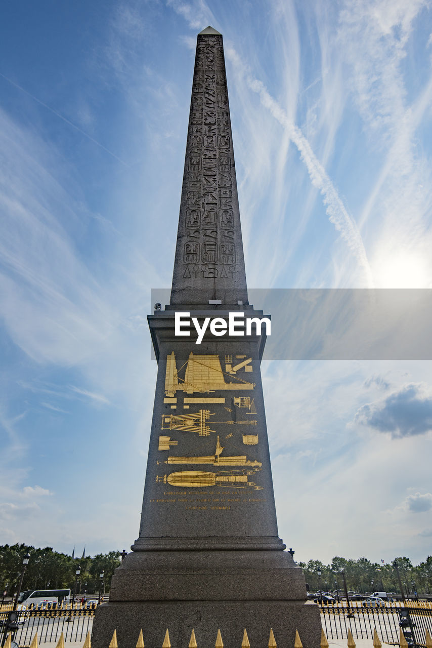 LOW ANGLE VIEW OF MONUMENT AGAINST SKY