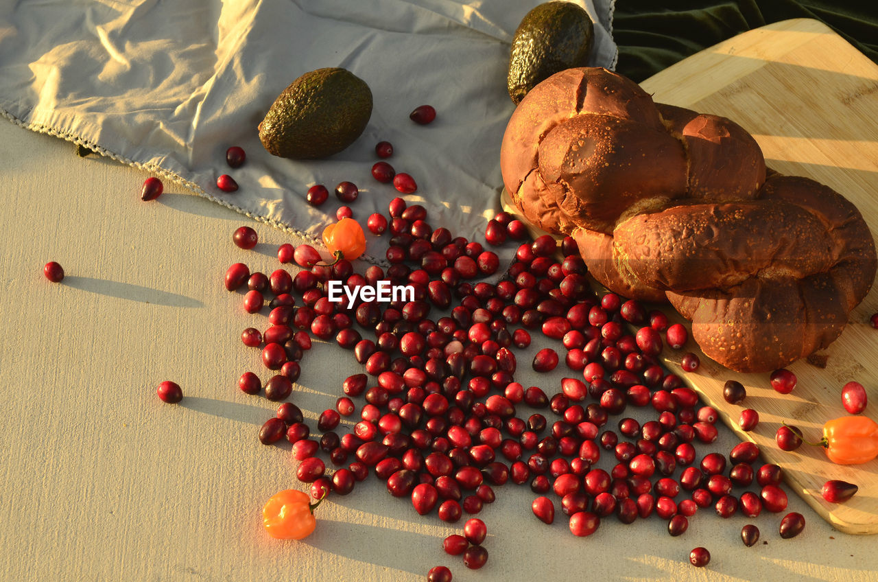 CLOSE-UP OF FRUIT ON TABLE