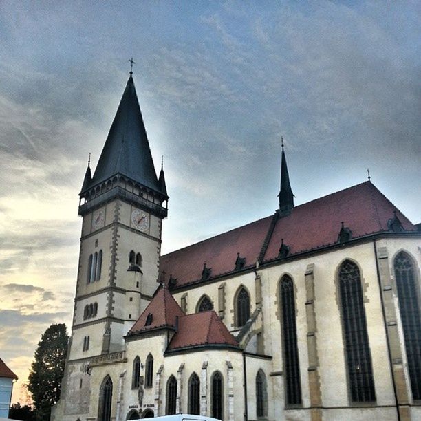 LOW ANGLE VIEW OF CHURCH AGAINST SKY