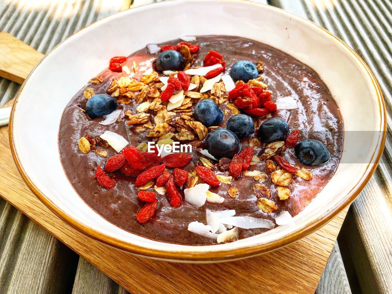 CLOSE-UP OF BREAKFAST SERVED IN BOWL