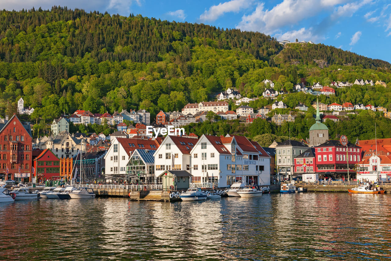 View of the port of the town of bergen with the mountain in norway