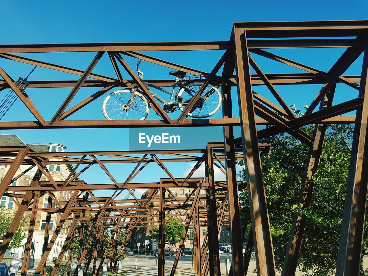 LOW ANGLE VIEW OF BUILT STRUCTURE AGAINST CLEAR SKY