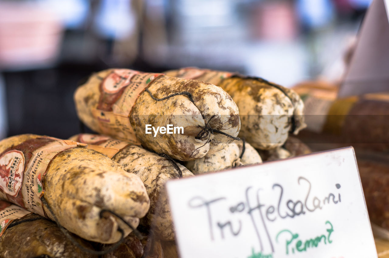 CLOSE-UP OF FOOD ON MARKET