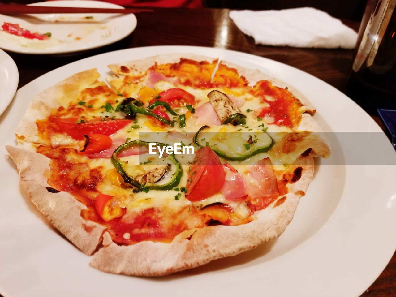 CLOSE-UP OF FOOD ON TABLE