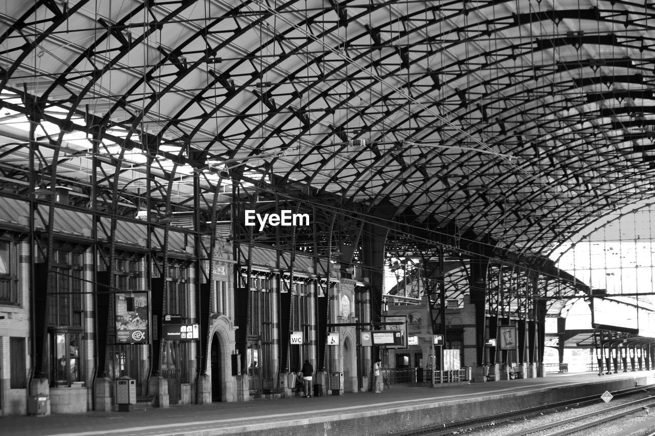 Interior of amsterdam centraal railway station