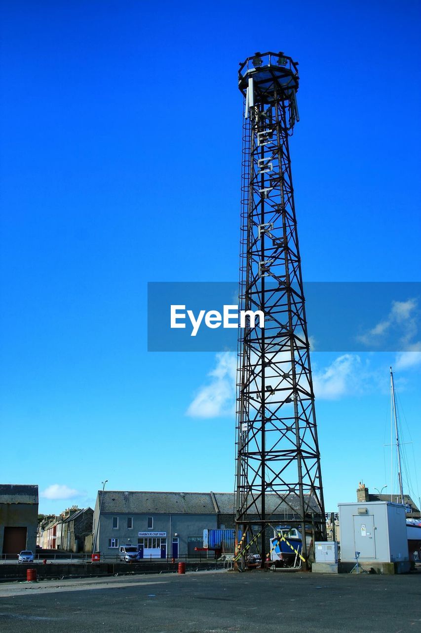 LOW ANGLE VIEW OF TOWER AGAINST CLEAR SKY