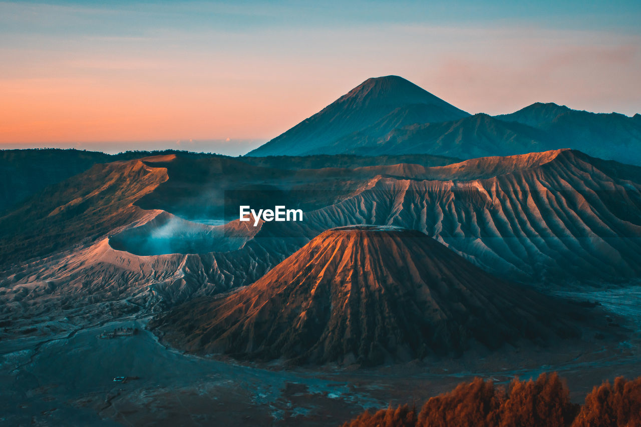 PANORAMIC VIEW OF VOLCANIC MOUNTAIN