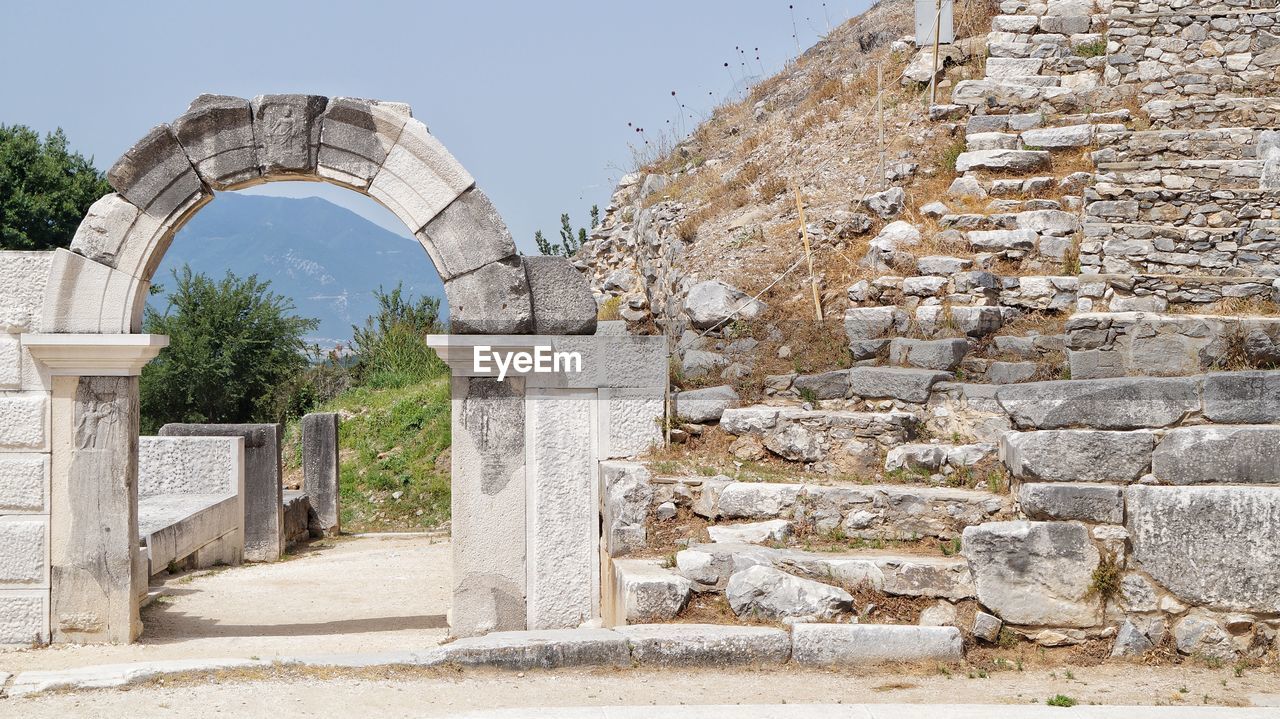 VIEW OF OLD RUINS