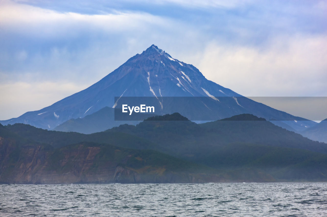 Viluchinsky volcano in the pacific ocean on the kamchatka peninsula