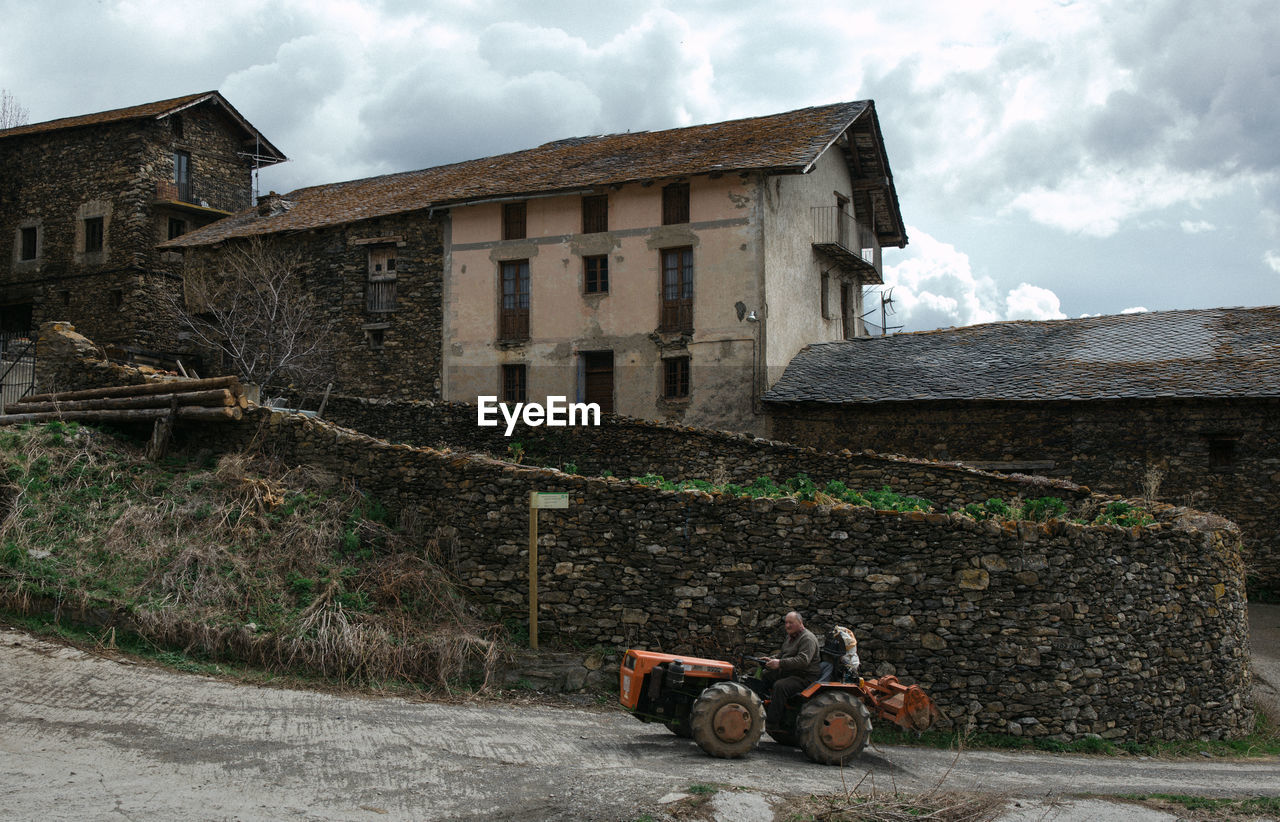 PEOPLE ON ABANDONED BUILDING