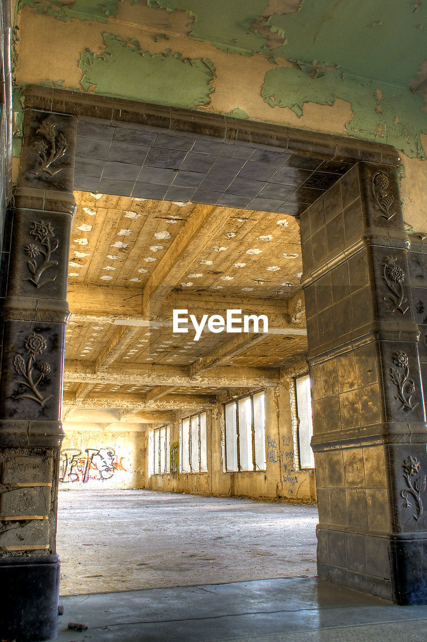 VIEW OF BUILT STRUCTURE WITH SUNLIGHT
