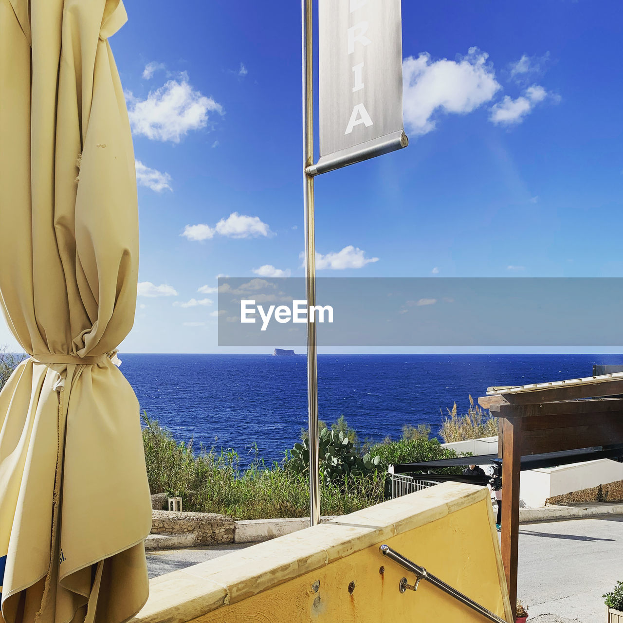 PANORAMIC VIEW OF SEA AGAINST SKY