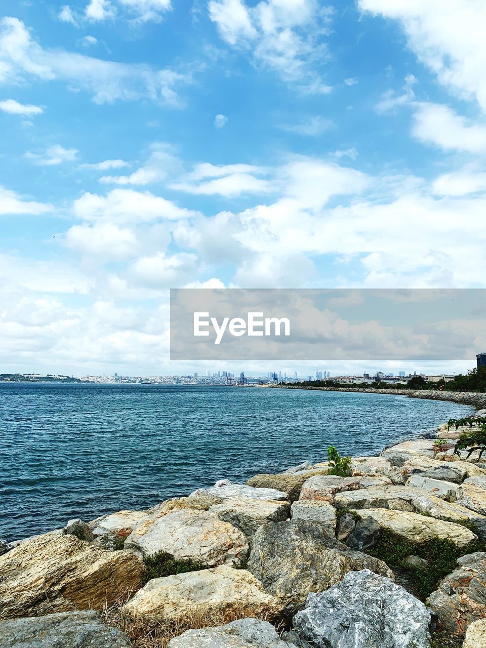 VIEW OF SEA AGAINST SKY