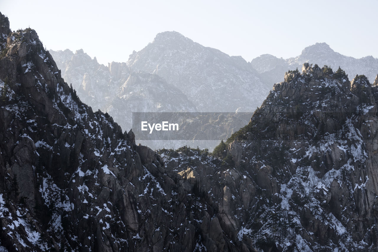 Mountains at seoraksan national park during winter