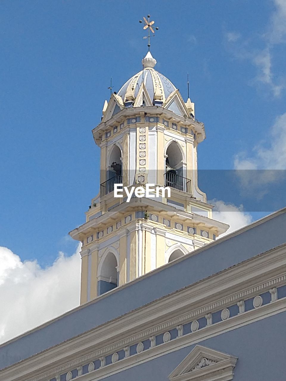 LOW ANGLE VIEW OF CATHEDRAL AGAINST SKY