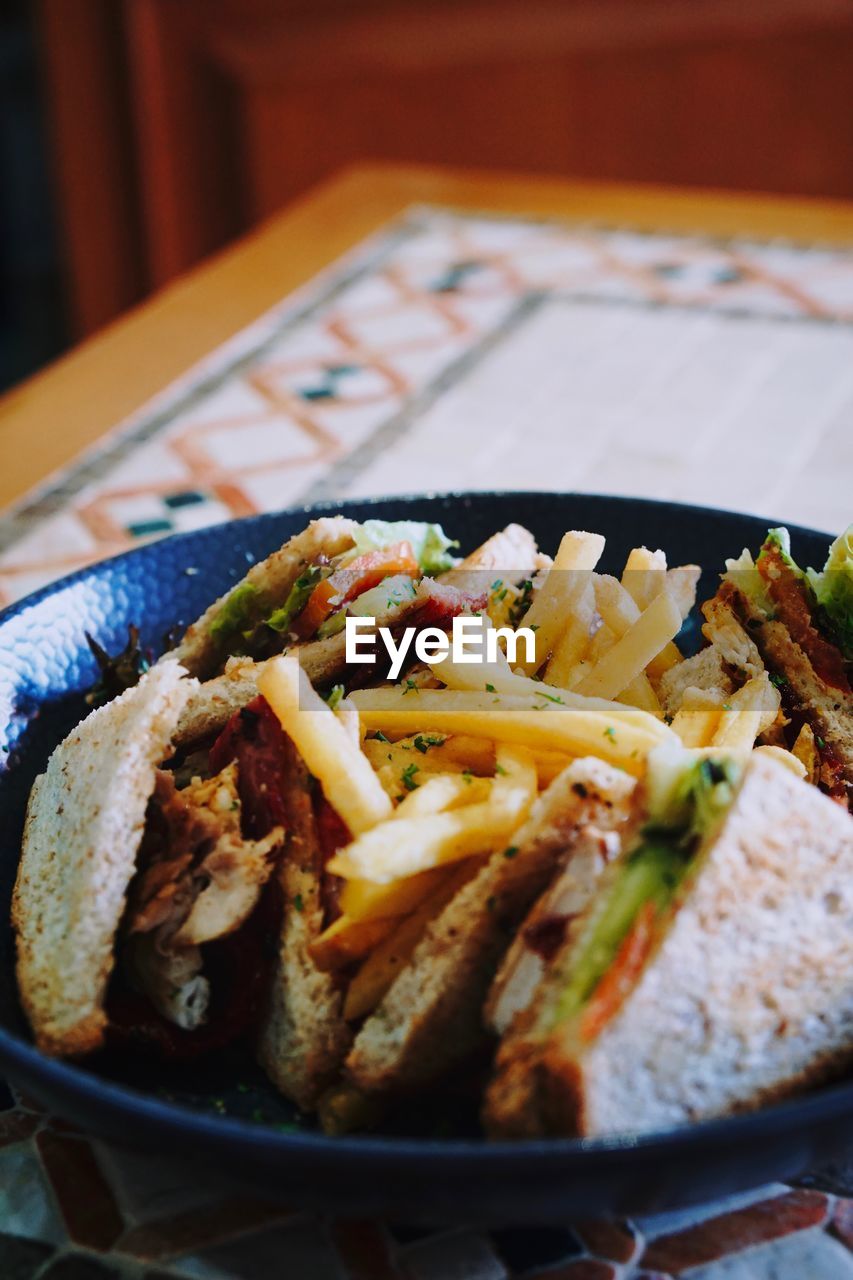 CLOSE-UP OF MEAL SERVED IN TRAY