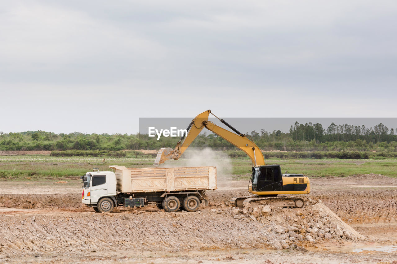 TRACTOR AT CONSTRUCTION SITE